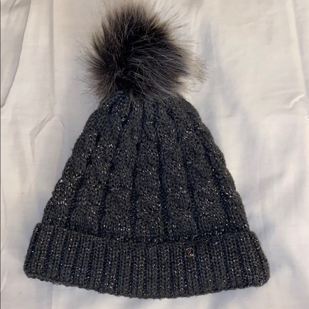 Pom Pom knit beanie hat